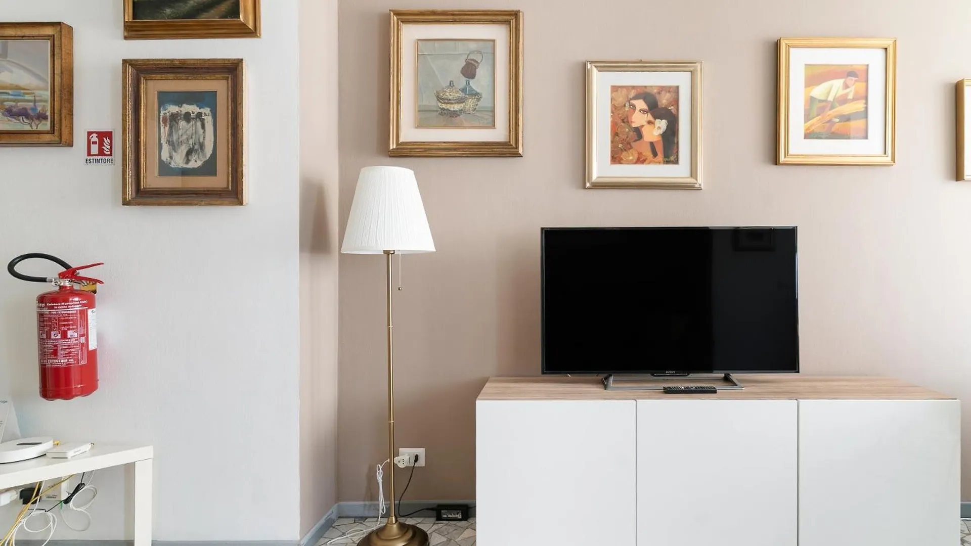 Guesthost - M1 Pasteur Apartment With Balcony Milánó Olaszország