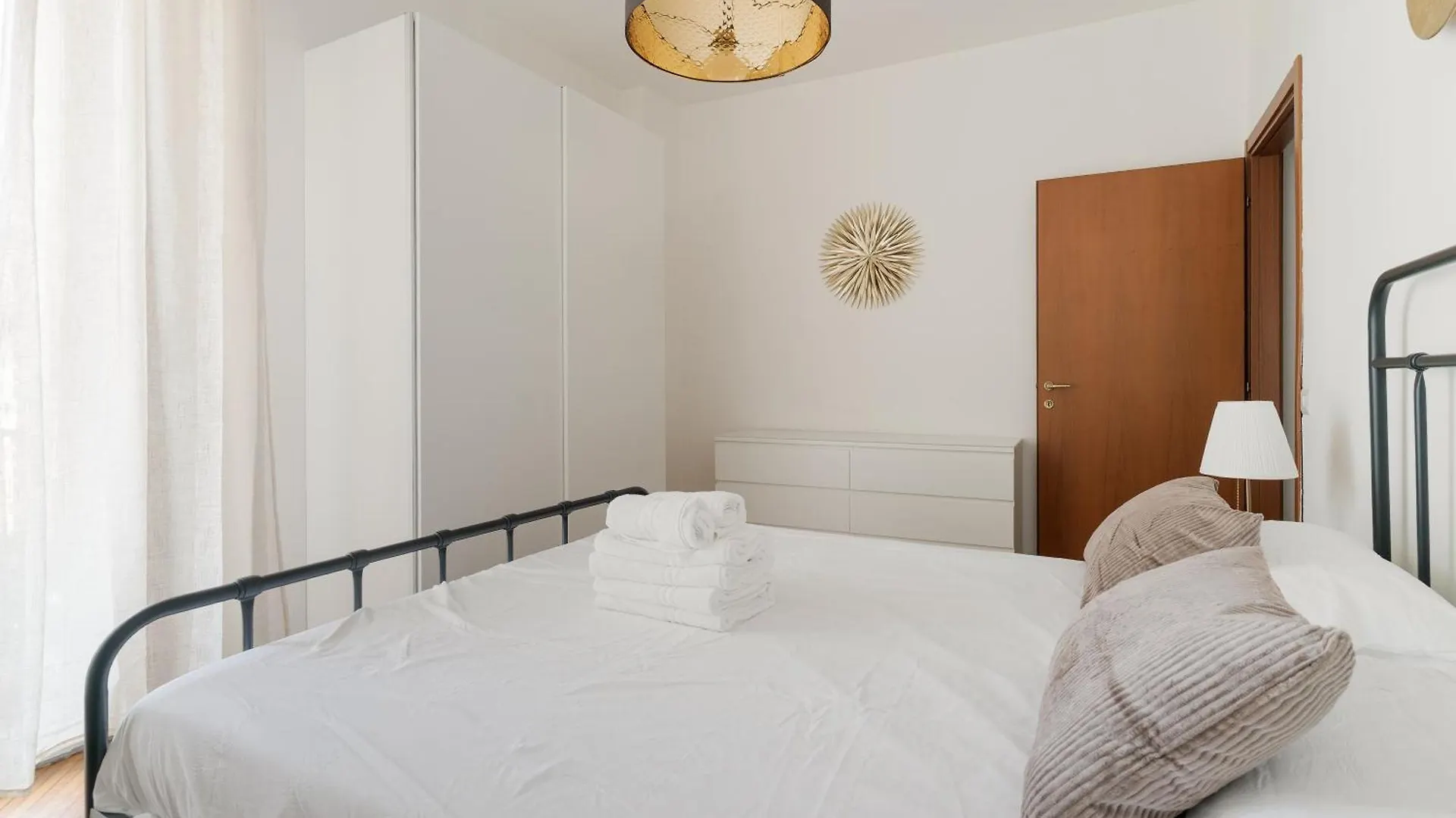 Guesthost - M1 Pasteur Apartment With Balcony Milánó Olaszország