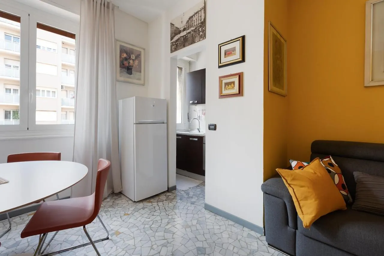 Apartment With Balcony - 50 M Far From M1 Pasteur Milan