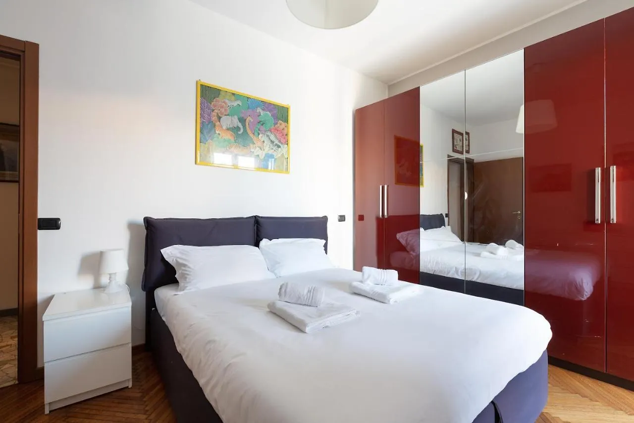 Apartment With Balcony - 50 M Far From M1 Pasteur Milan