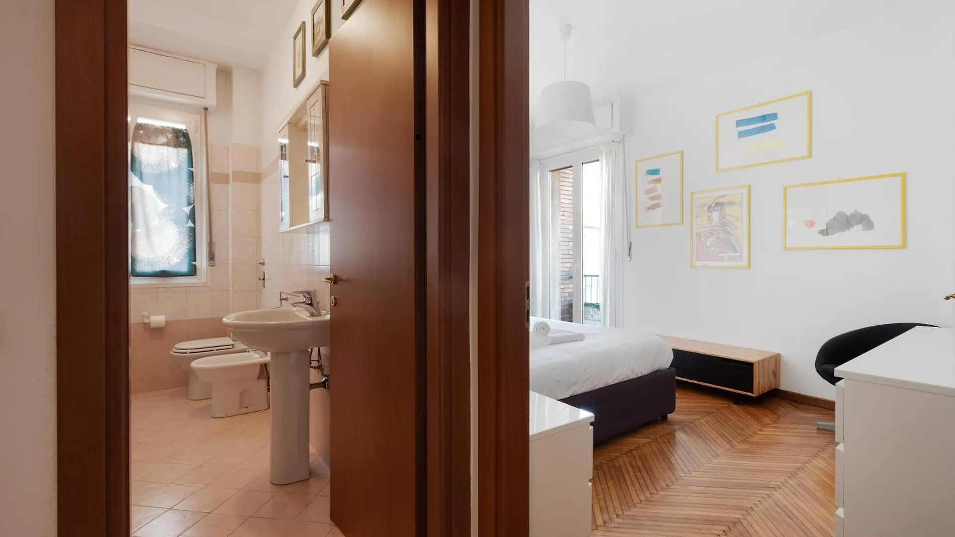 Apartment With Balcony - 50 M Far From M1 Pasteur Milan Italy