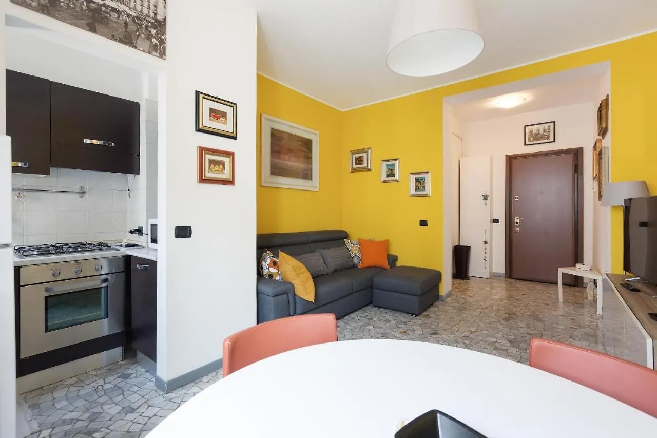 Apartment With Balcony - 50 M Far From M1 Pasteur Milan